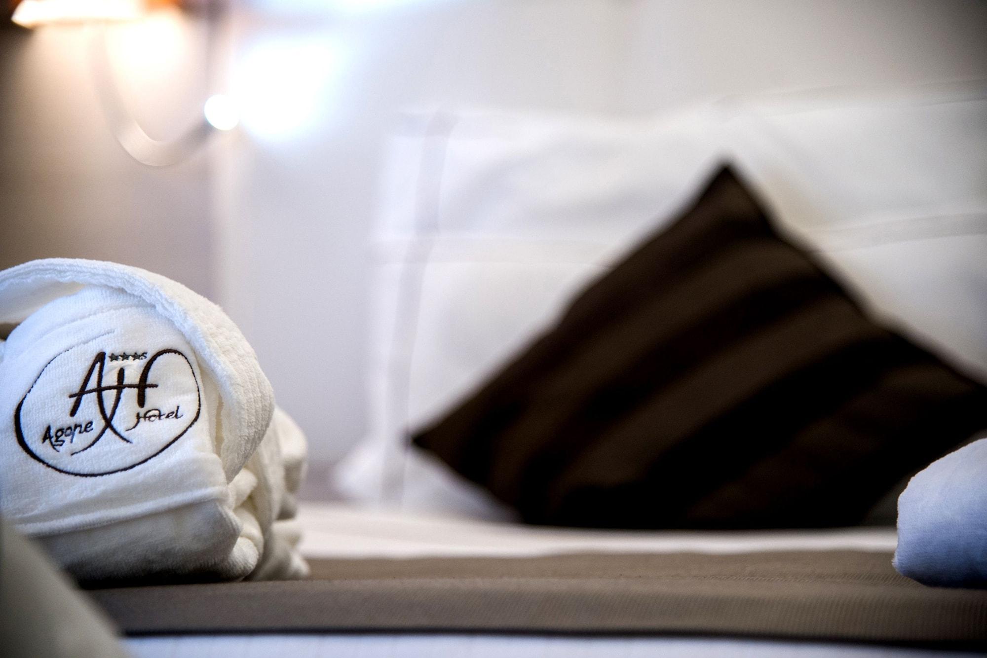 Agape Hotel Aa Hotels Milan Bagian luar foto