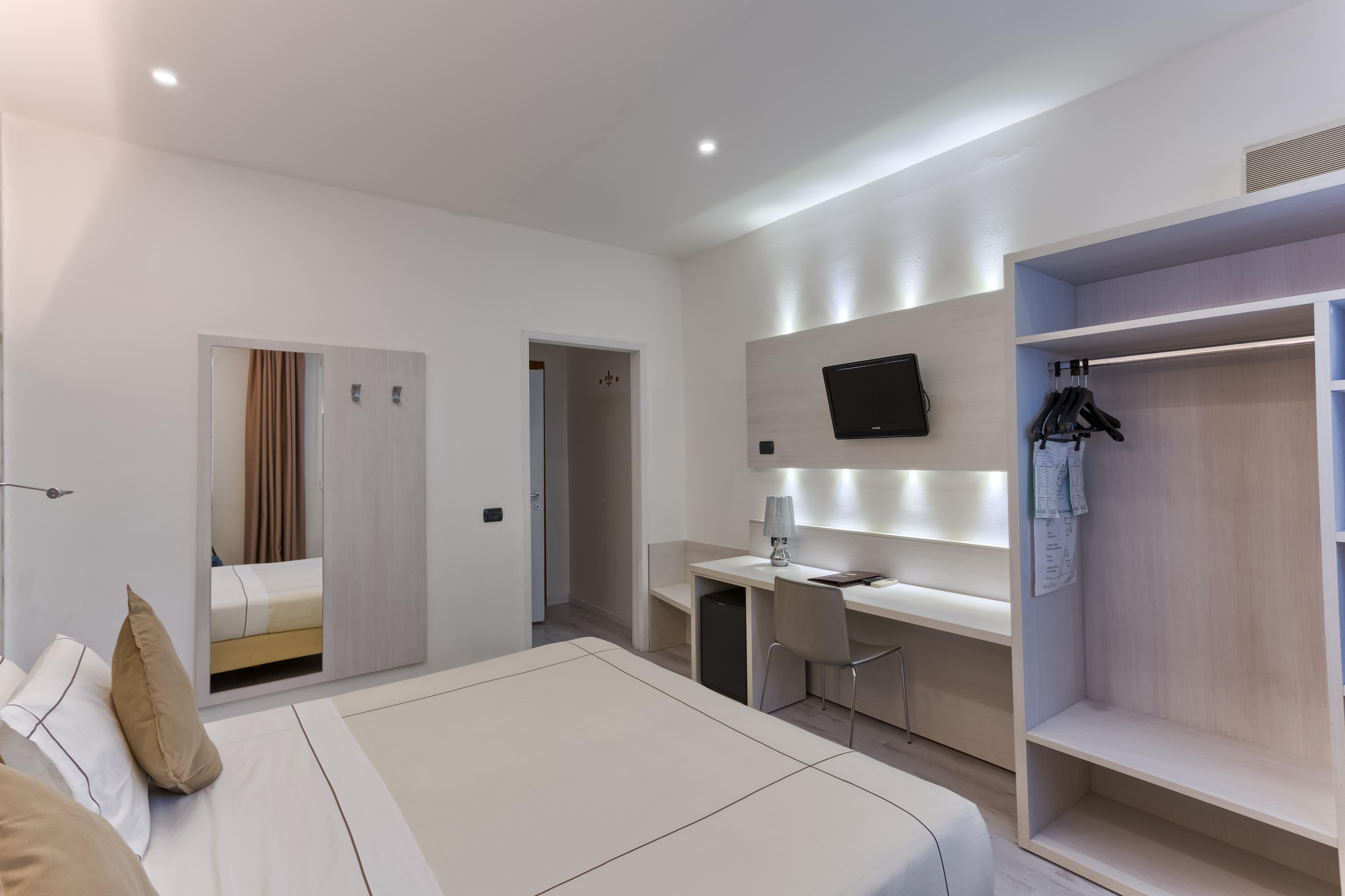 Agape Hotel Aa Hotels Milan Bagian luar foto
