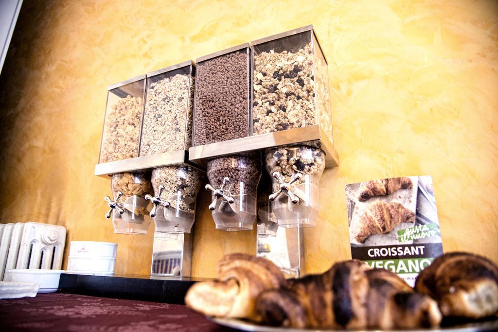 Agape Hotel Aa Hotels Milan Bagian luar foto